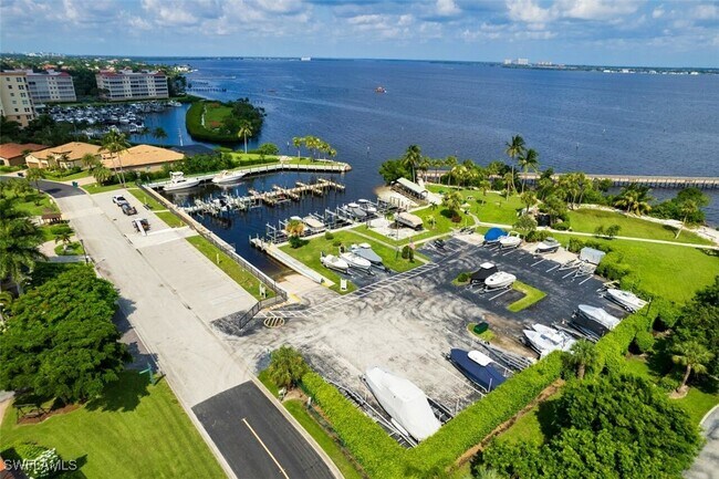 Building Photo - 14817 Laguna Dr