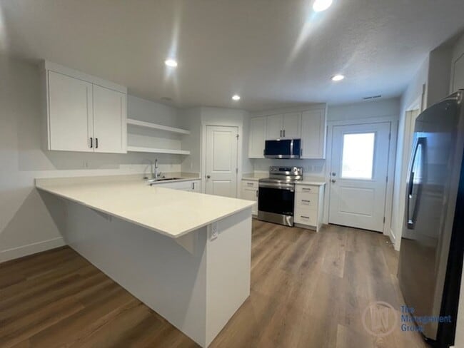 Building Photo - Cedar Breaks Townhomes!