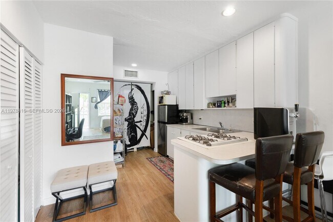 Building Photo - 2445 Lake Pancoast Dr