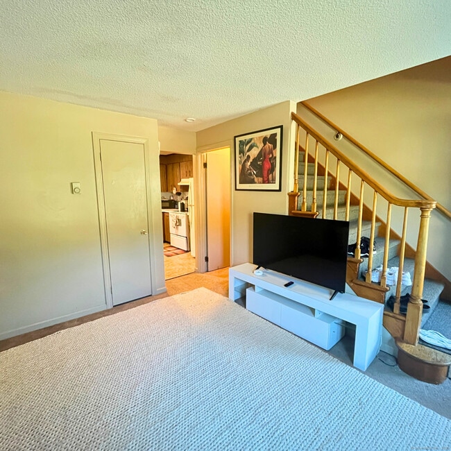 Building Photo - 537 Boswell Ave