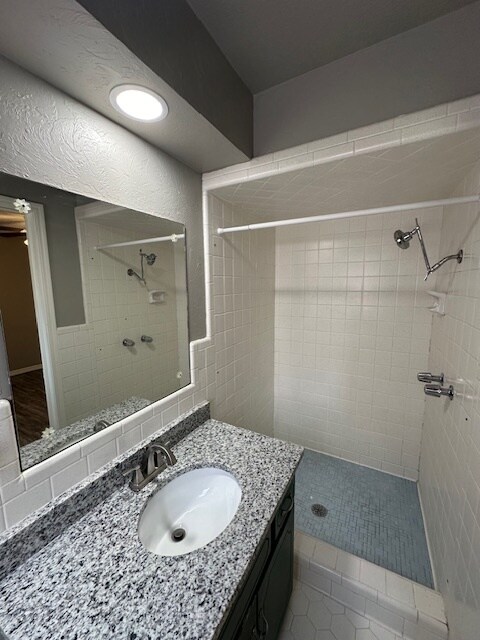 Building Photo - 6020 N Meridian Pl