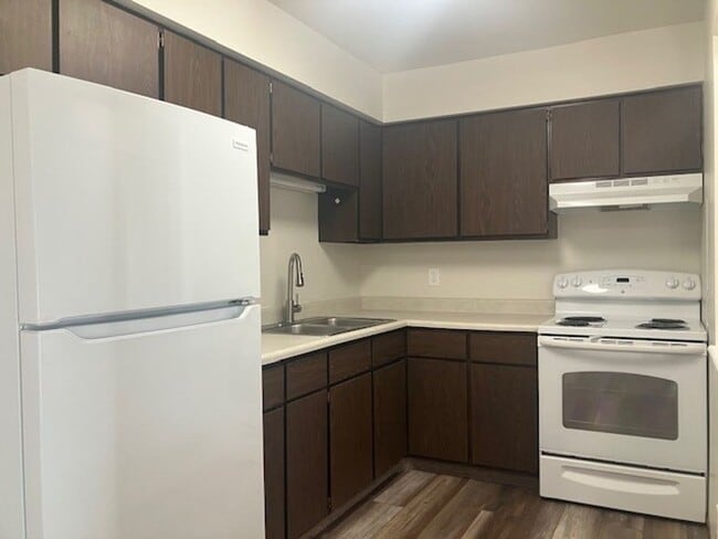 Building Photo - 112 S Wisconsin St