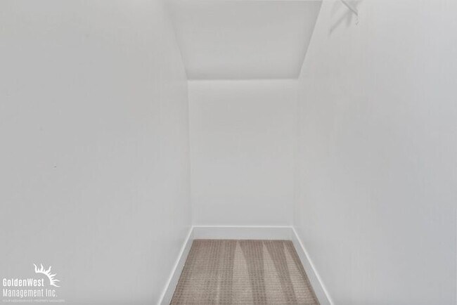 Building Photo - Fairmount Ave