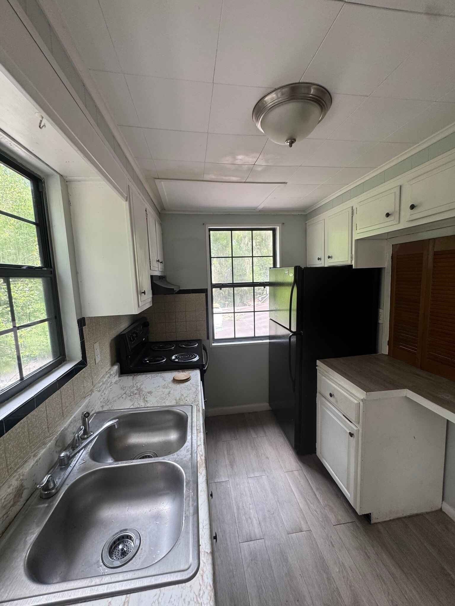 Building Photo - 7107 Arlet Dr