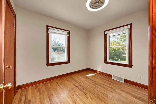 Building Photo - 414 Churchill Ct