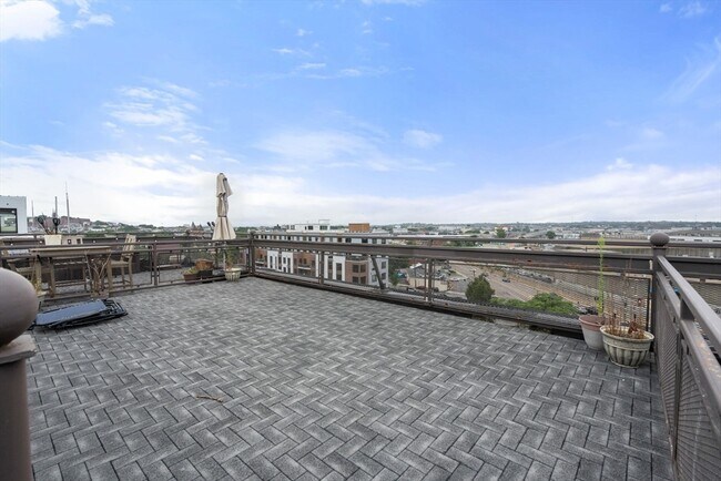 Building Photo - 36 A St