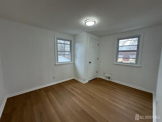 Building Photo - 25 Garden St