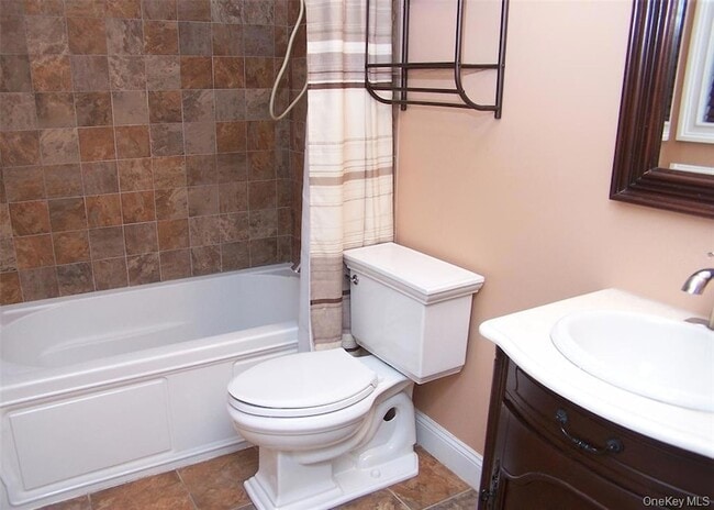 Building Photo - 100 Lake Promenade