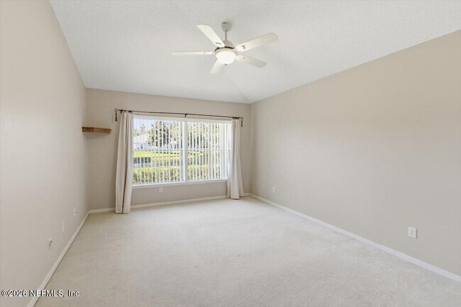 Building Photo - 160 Crossroad Lakes Dr