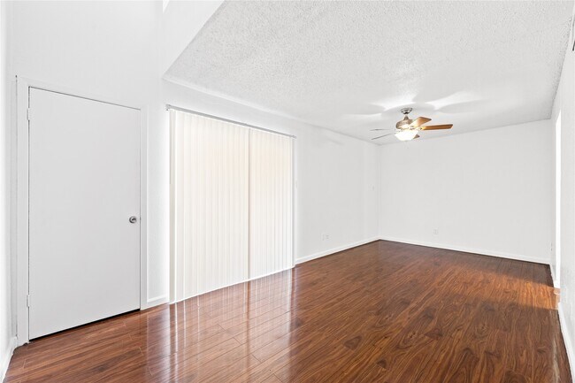 Building Photo - 781 Country Pl Dr