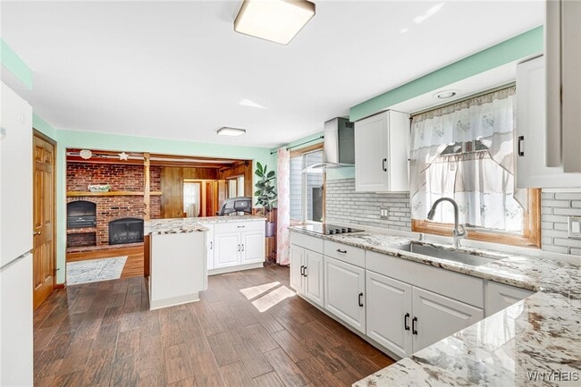 Building Photo - 71 Chaumont Dr