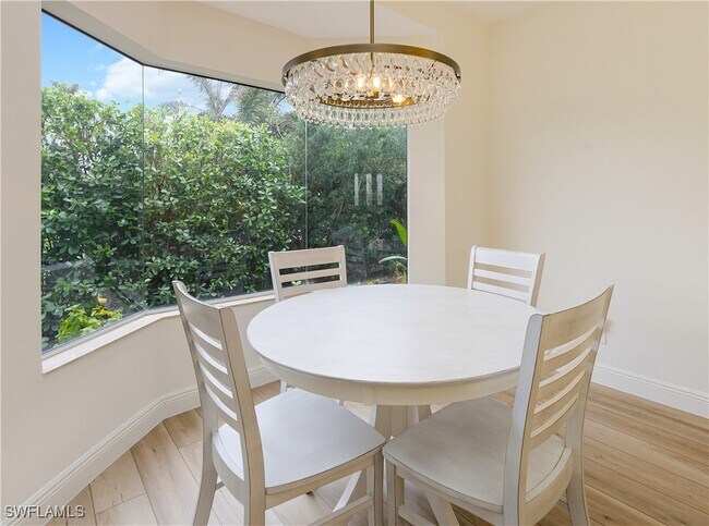 Building Photo - 233 Colonade Cir