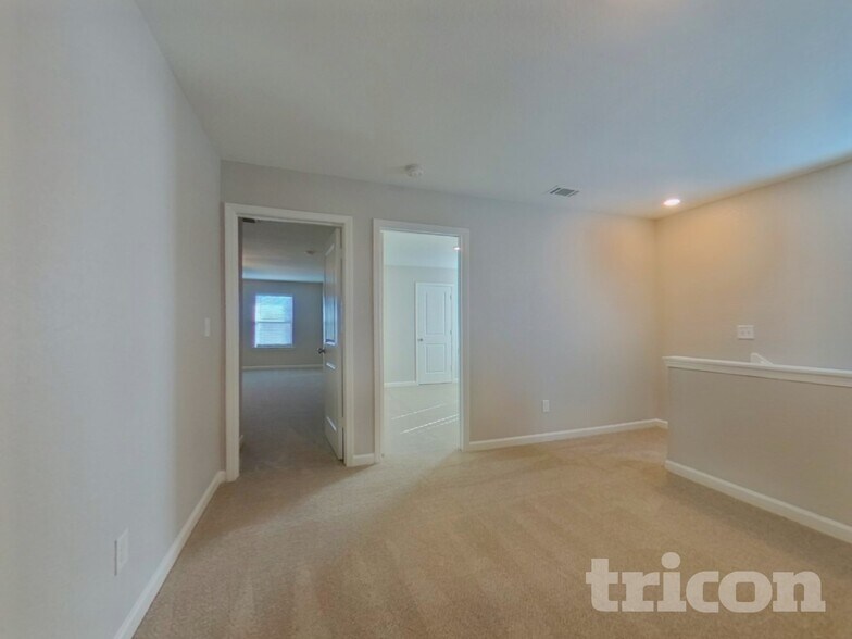 Building Photo - 3542 Falconwood Dr