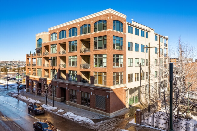 Building Photo - Diamond Lofts