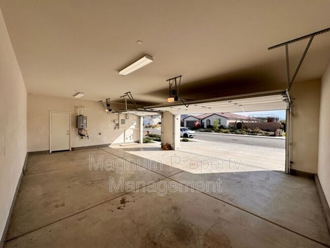 Building Photo - 31310 Reserve Dr