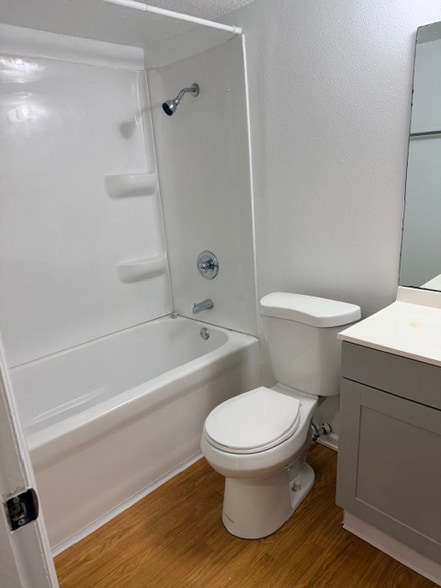 Building Photo - 1913 W 1st St