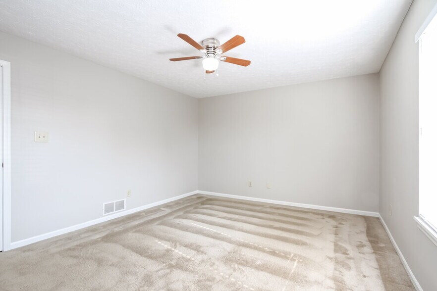 Building Photo - 6167 Connie Ct