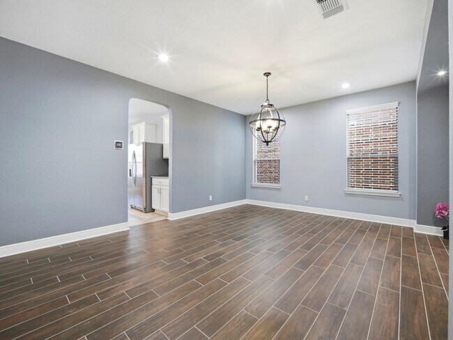 Building Photo - 4431 Oak Roset