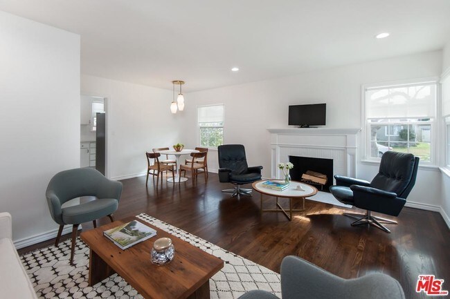 Living room (view from front door) - 6843 W 85th Pl
