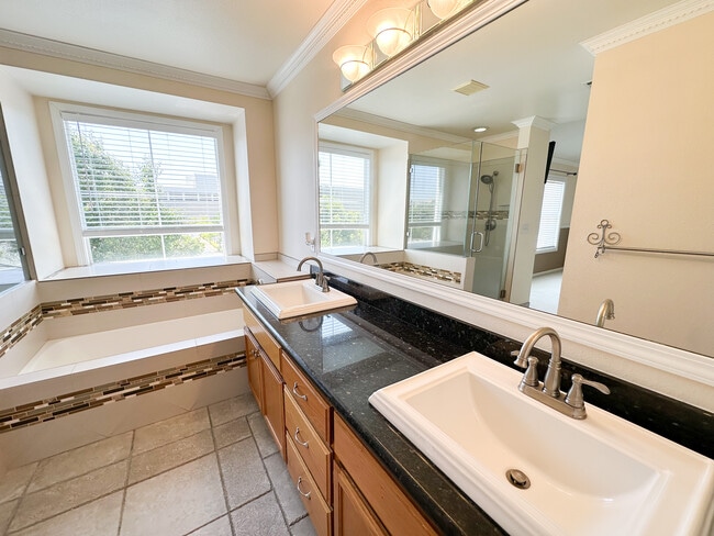 Building Photo - 3569 Langdon Common