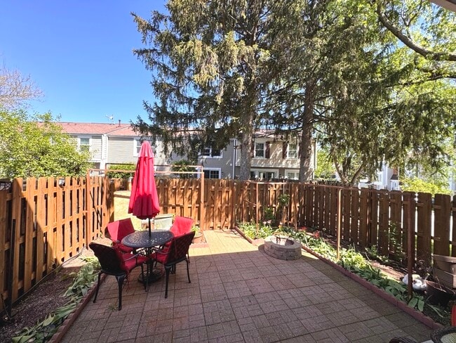 Building Photo - 2210 Clifton Pl