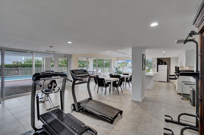 Building Photo - 3581 S Ocean Blvd