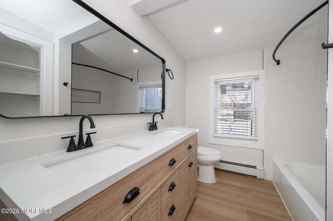 Building Photo - 8 Orchard St