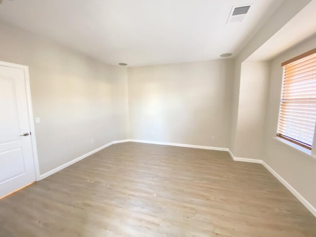 Building Photo - 2774 Gilham Ct
