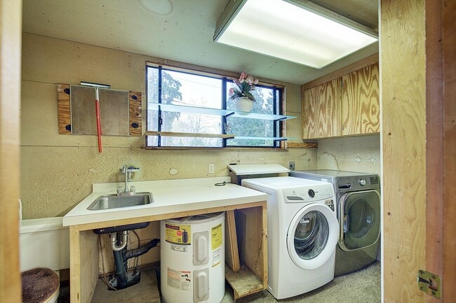 Building Photo - 2bd/1.5ba Redmond Home