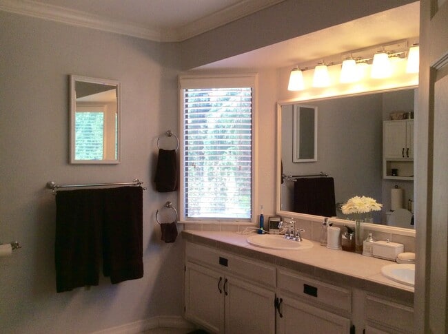 Building Photo - Stunning 2-story home offering 3 bedrooms, 2.5 bathrooms, with Pool