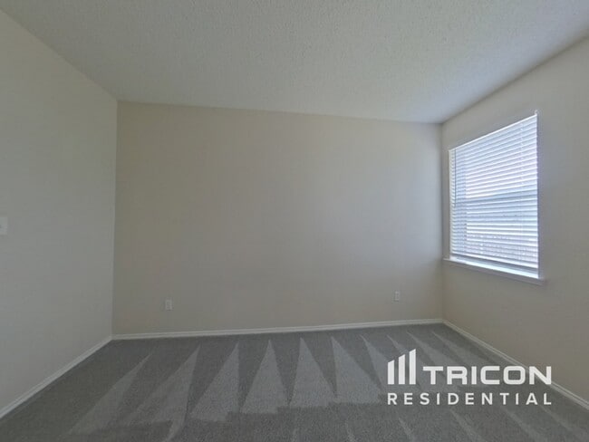 Building Photo - 6300 Downeast Dr