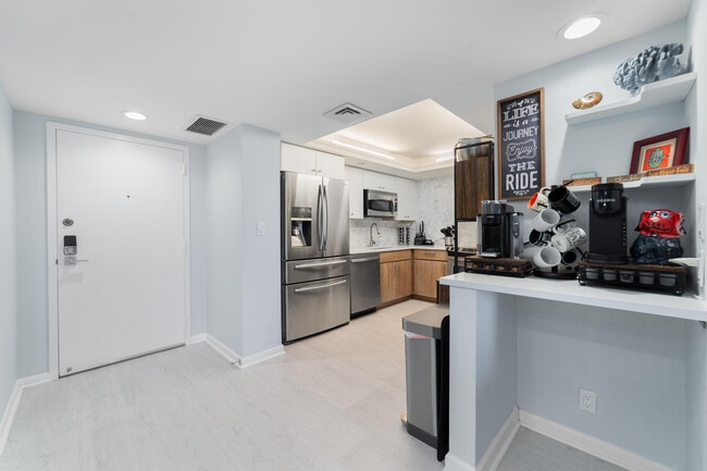 Building Photo - 4101 N Ocean Blvd