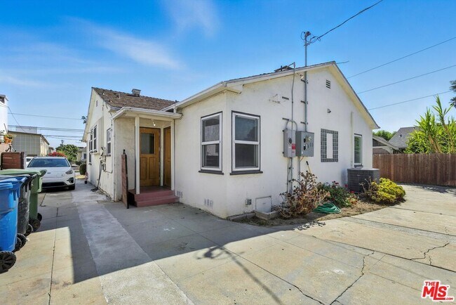 Building Photo - 237 W Kelso St