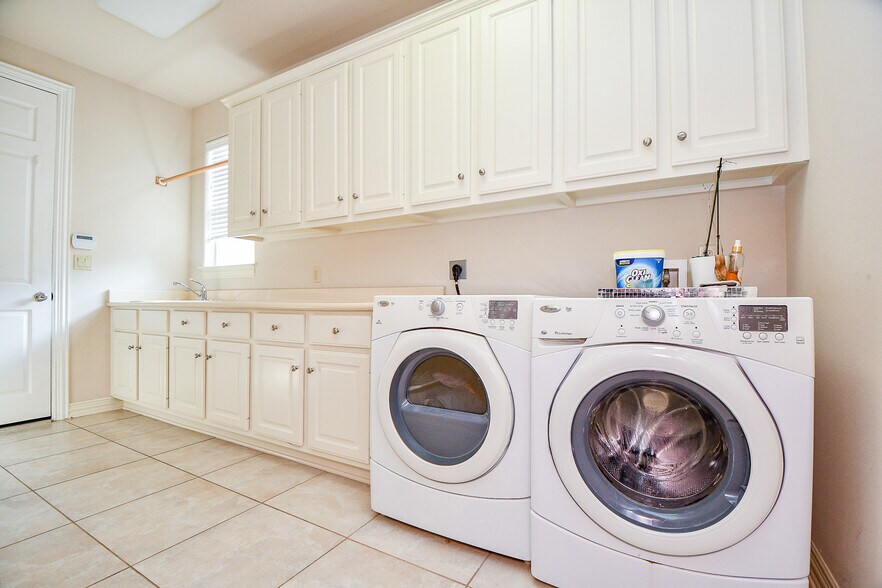 Building Photo - 14206 Jade Cove Dr