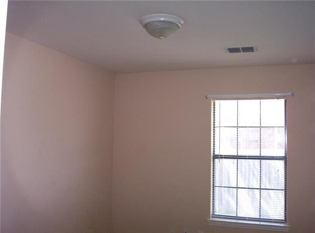 Building Photo - 3005 Huntington Ct