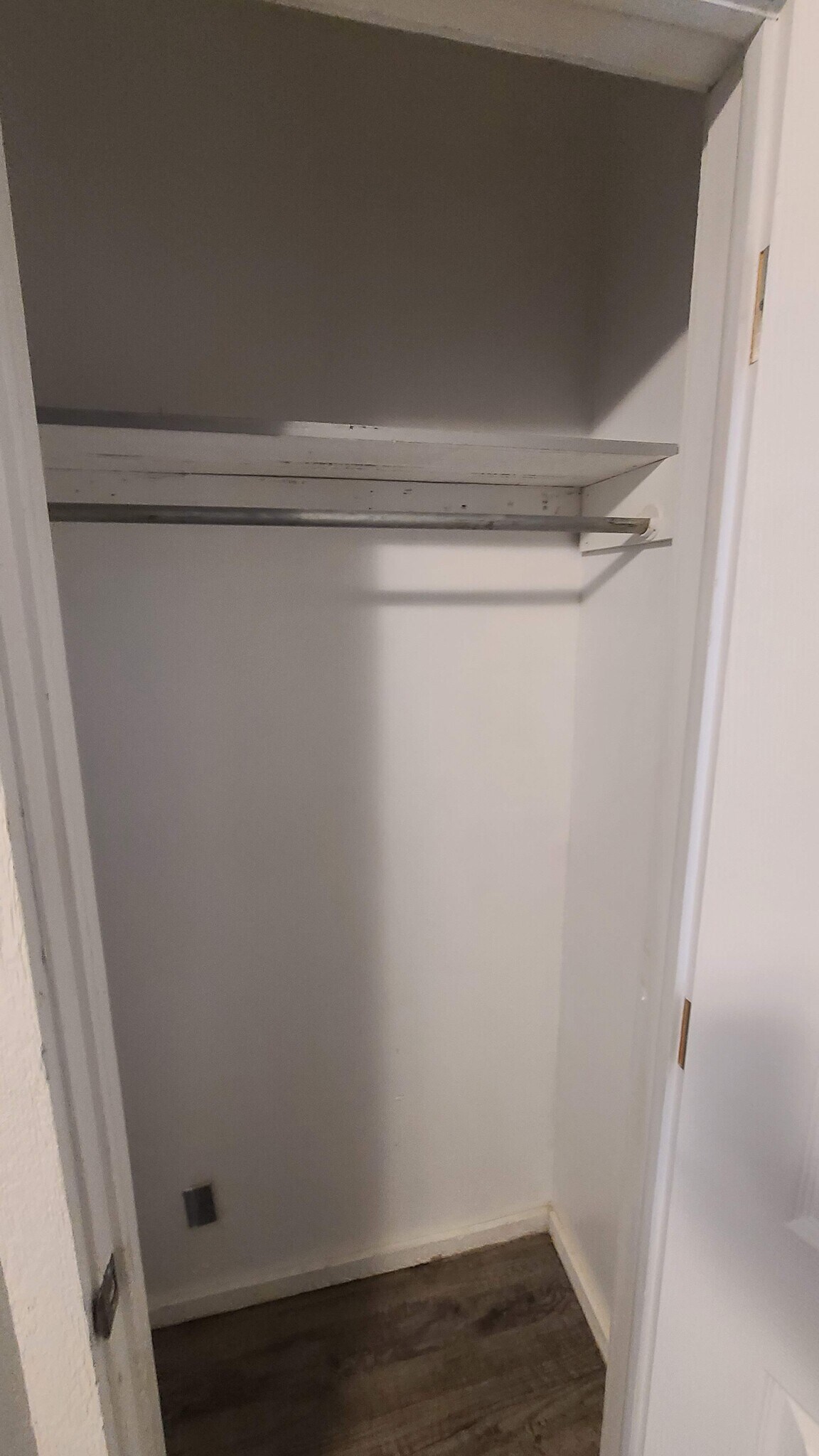 Building Photo - 225 Lexington Rd