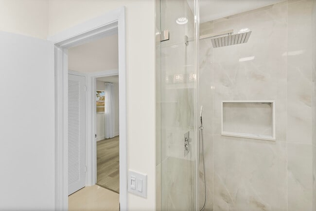Building Photo - 361 Normandy Ln