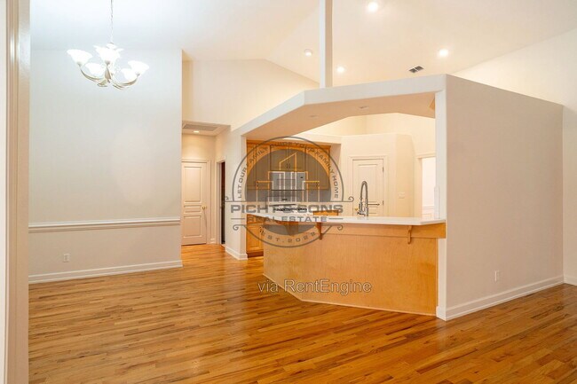Building Photo - 9540 Starhawk Dr
