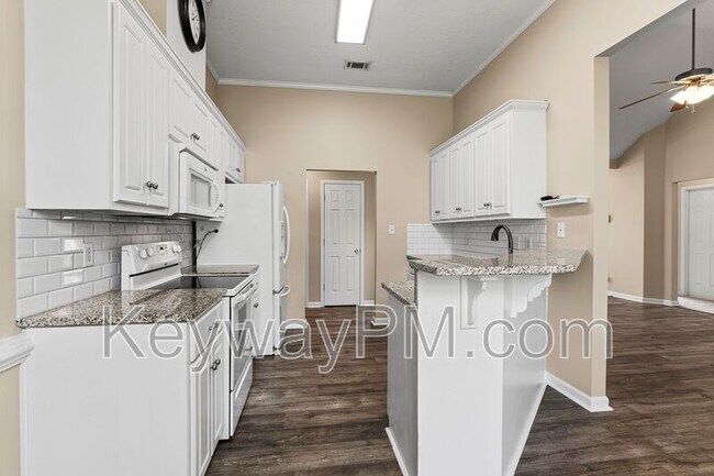 Building Photo - 219 Rainbow Falls