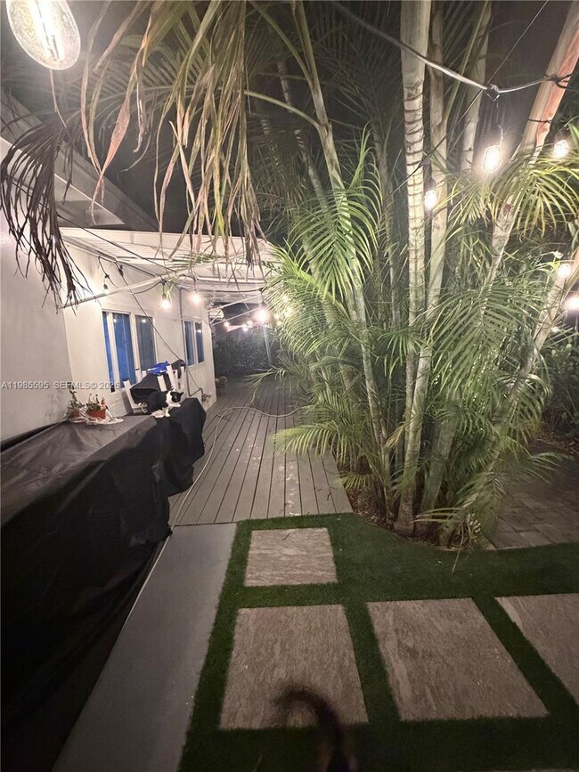 Building Photo - 7303 NW 57th Dr