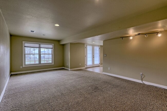 Building Photo - 4 Bedroom 3 Bath Ranch in Greeley