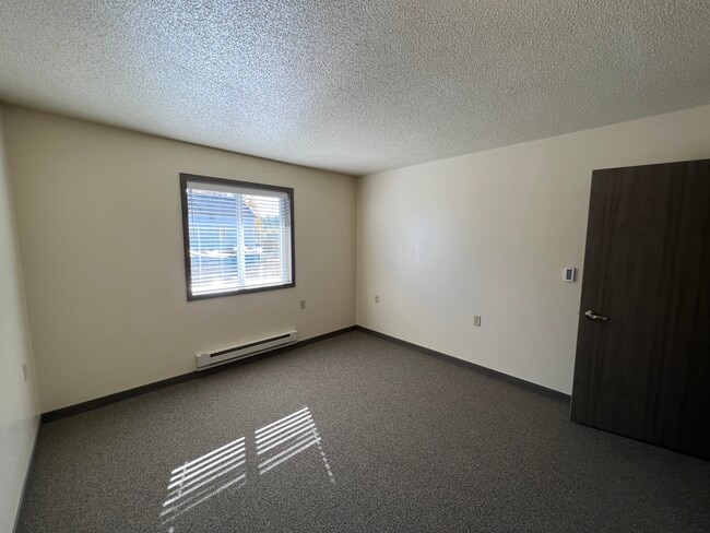 Building Photo - 117 Maine St