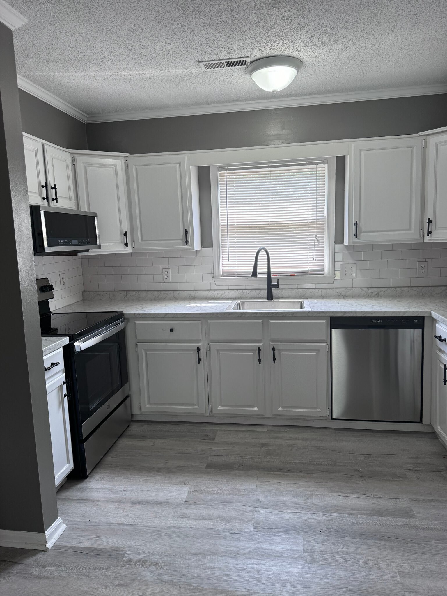 Building Photo - 1131 Glendale Dr