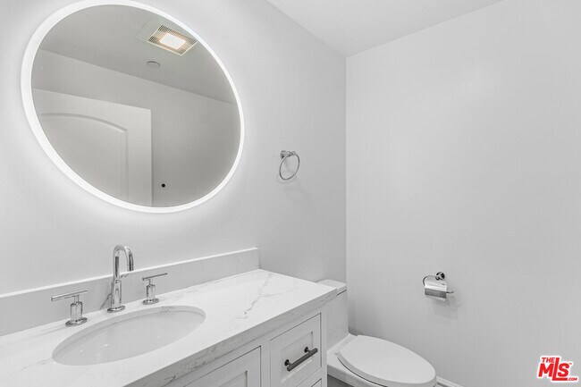 Building Photo - 12021 Guerin St