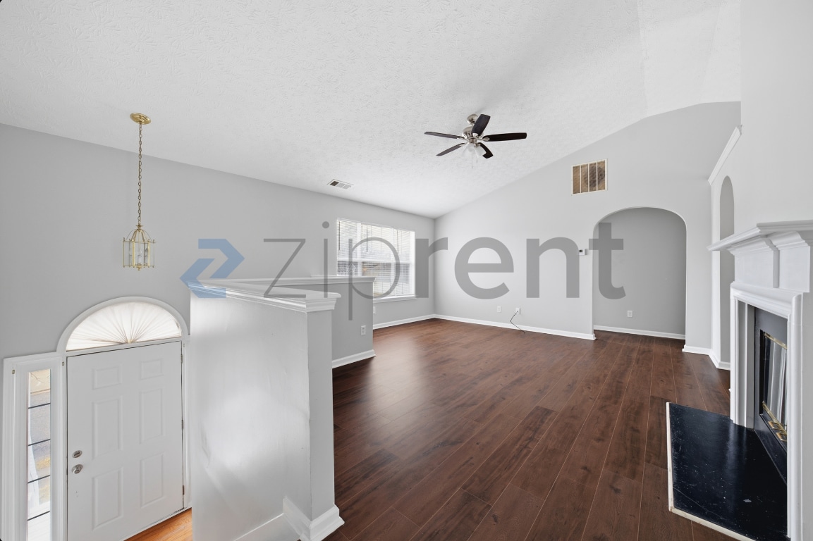 Building Photo - 1512 Buckingham Pl