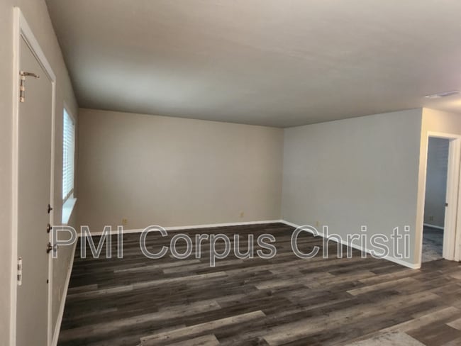 Building Photo - 6132 Hidden Cove