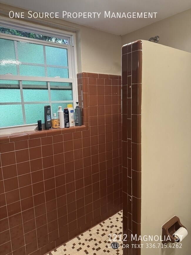 Building Photo - 1212 Magnolia St