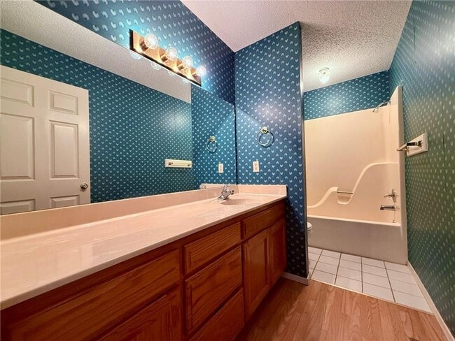 Building Photo - 1404 Camellia Dr