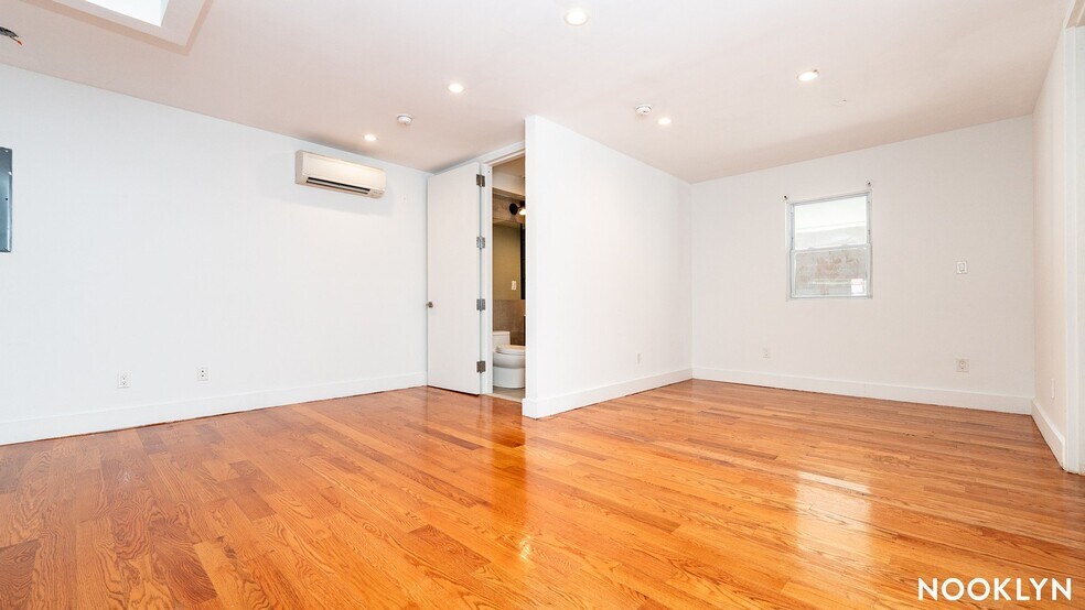 Building Photo - 620 Parkside Ave