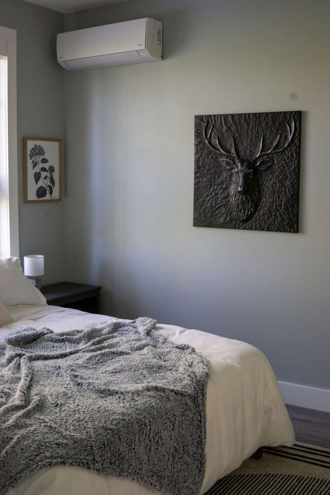 Building Photo - Modern Charm in the Country - Available Un...
